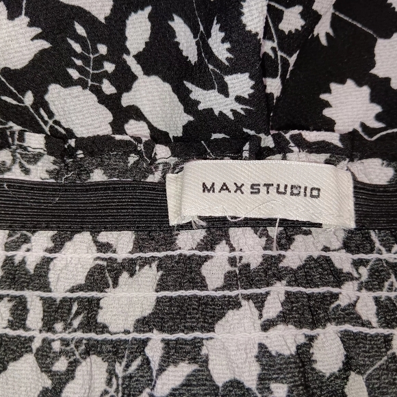 Max Studio Skirt NWOT - Picture 3 of 4